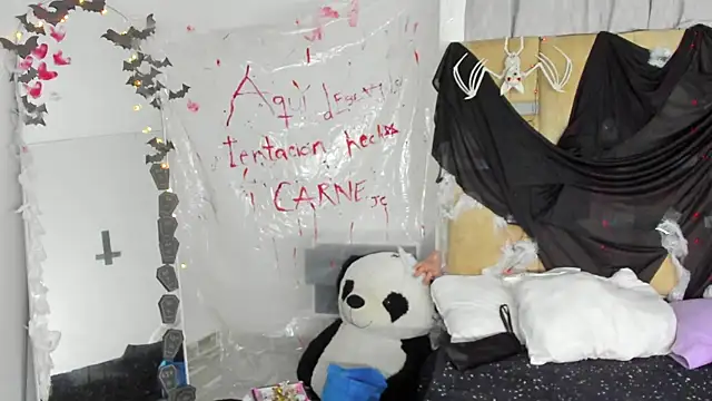 JulianaCarter online show from 10-22-25, 07:35