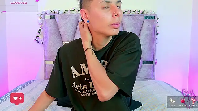 lana and liam  online show from 03-25-26, 10:21