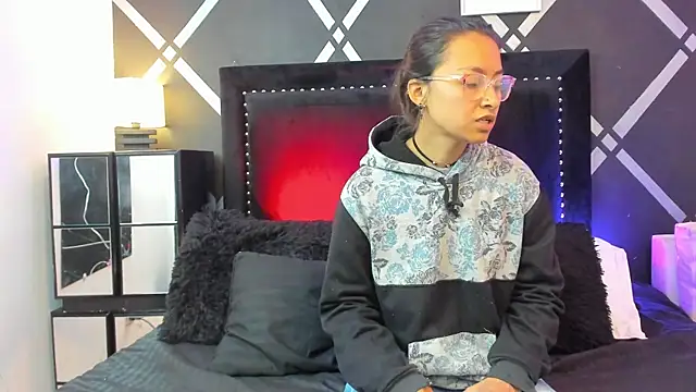 bravepetunia online show from 10-10-25, 01:10