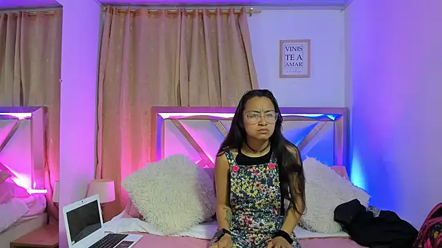 bravepetunia online show from 10-17-25, 12:19