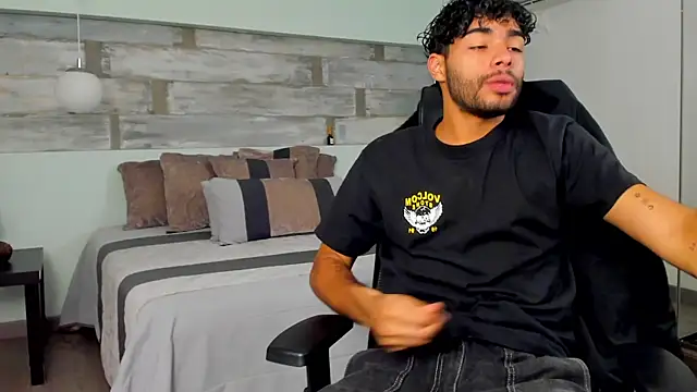 RaphaelDufort online show from 12-16-25, 05:51