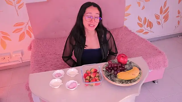 Ginevra esposito online show from 02-07-26, 12:53