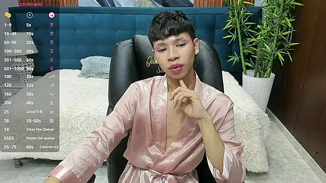 dilan 911 online show from 10-21-25, 06:19