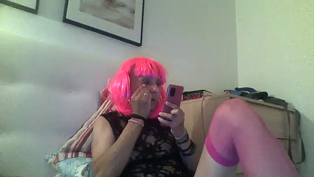 Emily de Carla online show from 10-19-25, 10:43