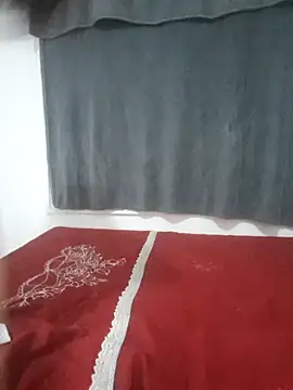 Snapshot of Dudayas chatting on 10-16-25, 10:44 Dudayas online show from 10-16-25, 10:44