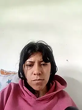 Snapshot of Raven_Rouge_ chatting on 09-24-25, 01:14 Raven Rouge online show from 09-24-25, 01:14