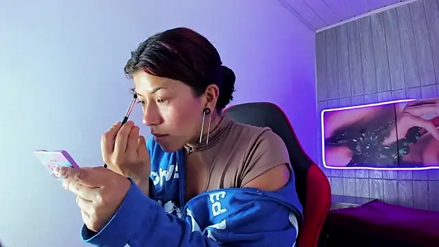 Raven Rouge  online show from 01-16-26, 07:51