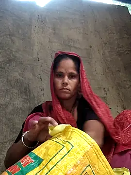 Snapshot of Hot-ilaiy chatting on 10-26-25, 01:44 Hot-ilaiy online show from 10-26-25, 01:44