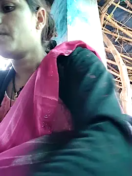 Snapshot of Hot-ilaiy chatting on 10-31-25, 08:59 Hot-ilaiy online show from 10-31-25, 08:59