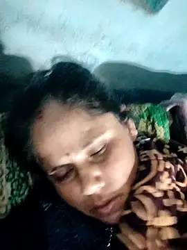 Snapshot of Hot-ilaiy chatting on 11-01-25, 11:07 Hot-ilaiy online show from 11-01-25, 11:07