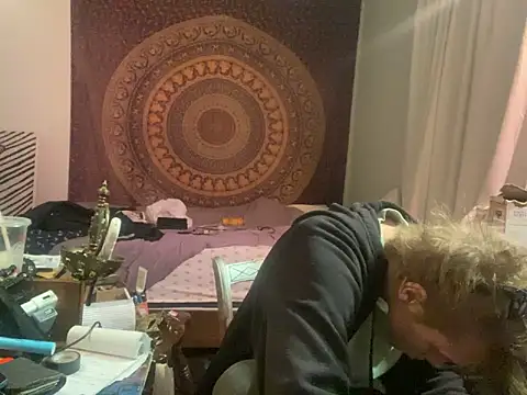 XanderOzzz online show from 11-17-25, 08:20