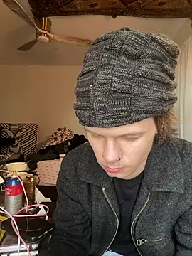 Snapshot of XanderOzzz chatting on 02-12-26, 01:50 XanderOzzz online show from 02-12-26, 01:50