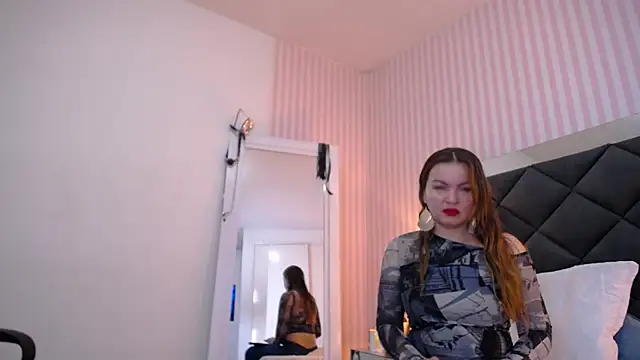 ViictoriaJones  online show from 11-07-25, 01:00