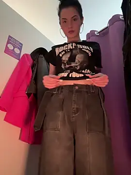 Snapshot of bigJuicyPussy chatting on 04-01-26, 01:41 bigJuicyPussy online show from 04-01-26, 01:41