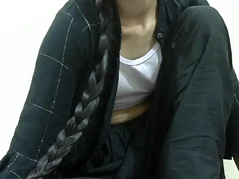 smallcuute online show from 11-16-25, 11:10