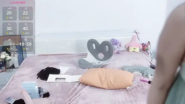 A SR 001 online show from 11-18-25, 01:04