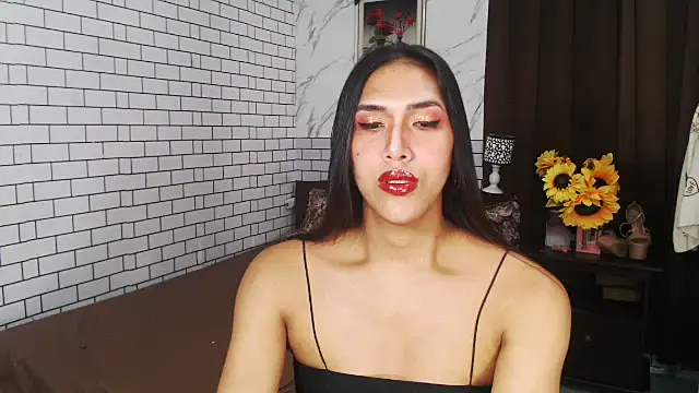 Latinahugecock online show from 10-06-25, 03:20