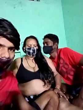 Snapshot of LoveOnStream chatting on 10-16-25, 05:03 LoveOnStream online show from 10-16-25, 05:03