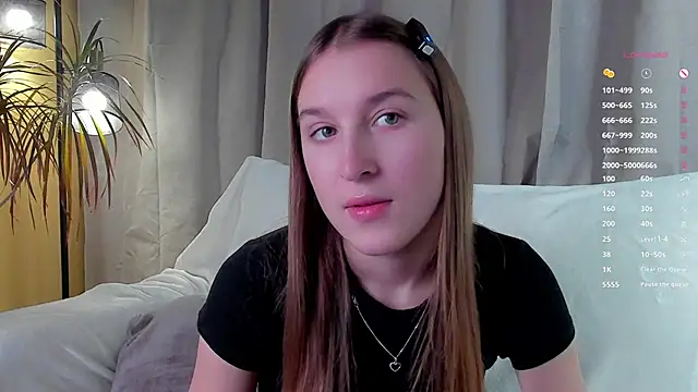 Snapshot of NanaMertins chatting on 11-18-25, 01:11 NanaMertins online show from 11-18-25, 01:11