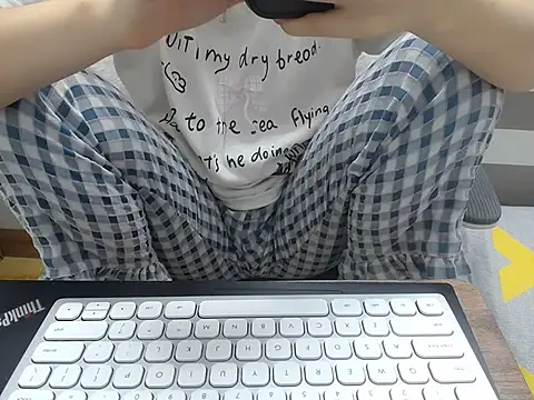 Lamoon 2k online show from 10-28-25, 03:54