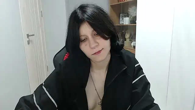 TinaQuiin online show from 09-15-25, 08:03