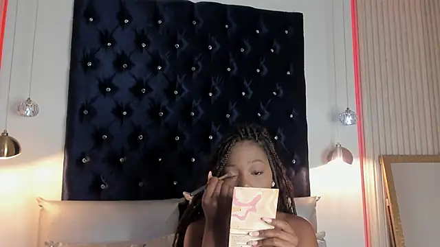 AbbieCyruz online show from 10-09-25, 11:52