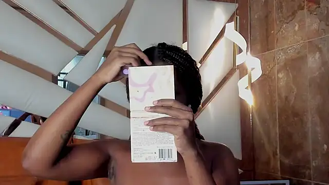 AbbieCyruz online show from 11-12-25, 08:37