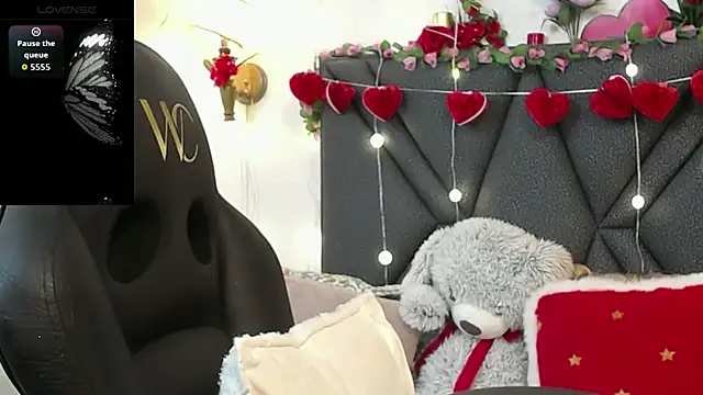 Snapshot of IndraKaur_ chatting on 03-20-26, 12:10 IndraKaur online show from 03-20-26, 12:10