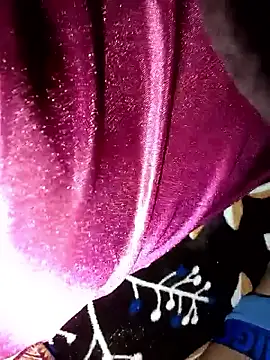 Snapshot of hot_manishacpl chatting on 12-15-25, 05:28 hot manishacpl online show from 12-15-25, 05:28