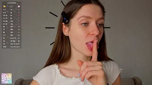 Snapshot of MinaMancilla chatting on 09-25-25, 04:27 MinaMancilla online show from 09-25-25, 04:27