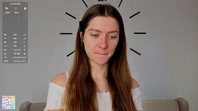 Snapshot of MinaMancilla chatting on 09-28-25, 04:18 MinaMancilla online show from 09-28-25, 04:18