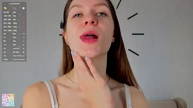 Snapshot of MinaMancilla chatting on 10-01-25, 04:40 MinaMancilla online show from 10-01-25, 04:40