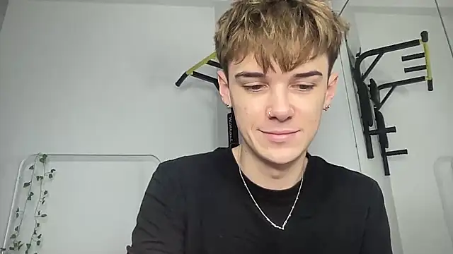 Milk Guy online show from 12-22-25, 01:41