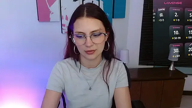 Snapshot of AlanaGarcia19 chatting on 09-18-25, 11:34 AlanaGarcia19 online show from 09-18-25, 11:34