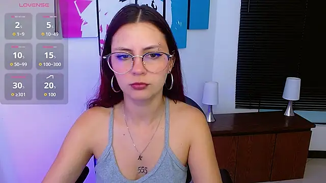 Snapshot of AlanaGarcia19 chatting on 10-28-25, 11:47 AlanaGarcia19 online show from 10-28-25, 11:47