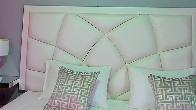 LinaLanm online show from 11-05-25, 10:32