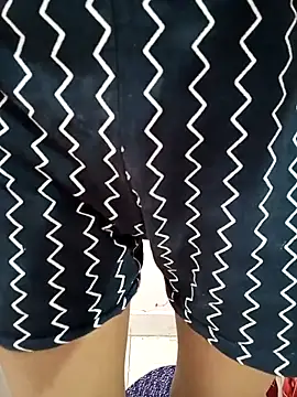 Snapshot of Small_Titss chatting on 10-26-25, 05:13 Small Titss online show from 10-26-25, 05:13