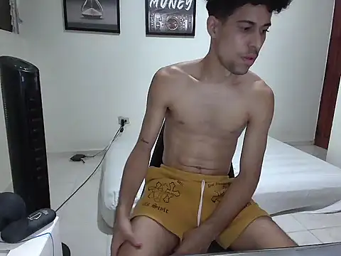 Snapshot of Dollarhot30 chatting on 09-16-25, 04:02 Dollarhot30 online show from 09-16-25, 04:02