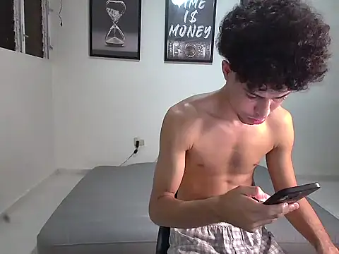 Snapshot of Dollarhot30 chatting on 11-06-25, 06:25 Dollarhot30 online show from 11-06-25, 06:25