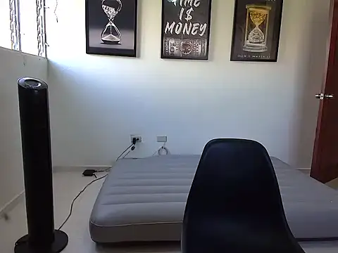 Snapshot of Dollarhot30 chatting on 11-16-25, 01:28 Dollarhot30 online show from 11-16-25, 01:28