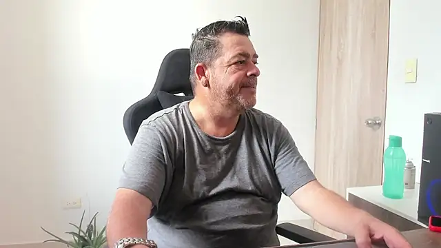 massimo dannger online show from 10-14-25, 05:36