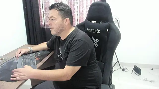 massimo dannger online show from 10-16-25, 03:24