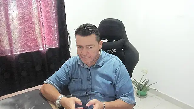 massimo dannger online show from 10-20-25, 05:24