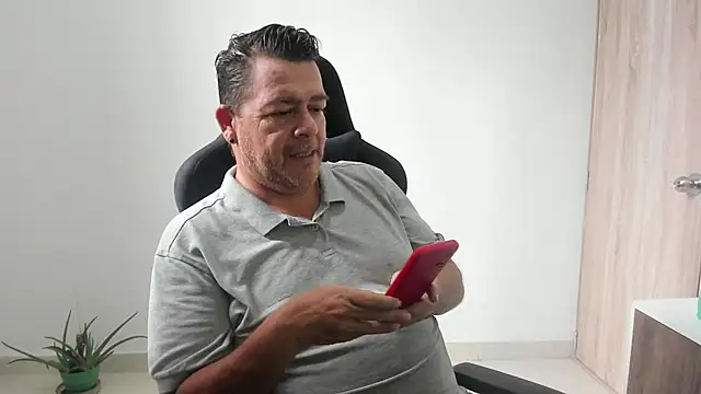 massimo dannger online show from 10-31-25, 07:48