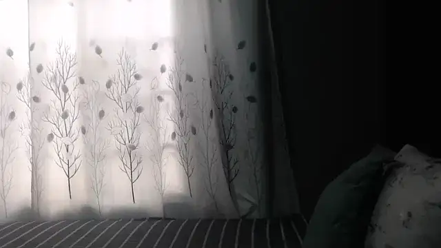 Snapshot of SEXYHUGEASS21 chatting on 10-12-25, 06:34 SEXYHUGEASS21 online show from 10-12-25, 06:34