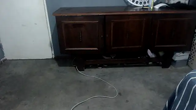 Snapshot of SEXYHUGEASS21 chatting on 10-16-25, 04:35 SEXYHUGEASS21 online show from 10-16-25, 04:35