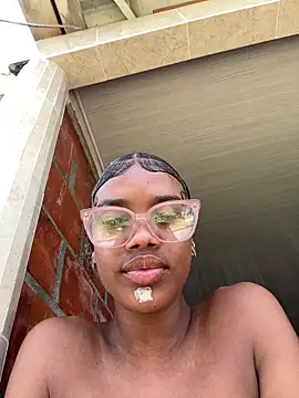 Snapshot of EbonyWildYou chatting on 10-26-25, 04:35 EbonyWildYou online show from 10-26-25, 04:35