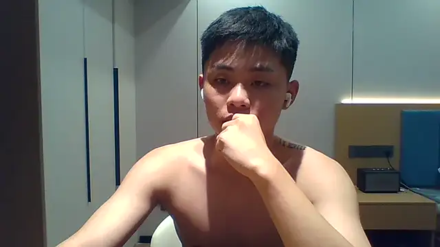 Snapshot of jensenyep chatting on 10-05-25, 04:27 jensenyep online show from 10-05-25, 04:27