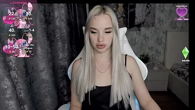 Snapshot of KiraKrox chatting on 09-10-25, 09:15 KiraKrox online show from 09-10-25, 09:15