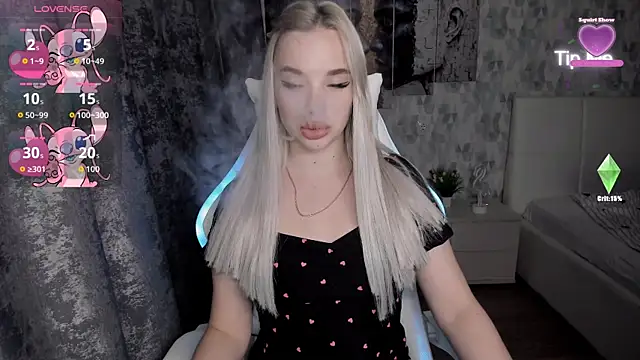 Snapshot of KiraKrox chatting on 09-17-25, 08:43 KiraKrox online show from 09-17-25, 08:43